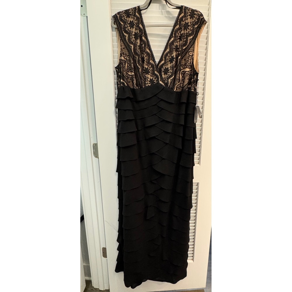 Adrianna Papell Black Lace Tiered Ruffle Gown Formal Evening Dress 18W